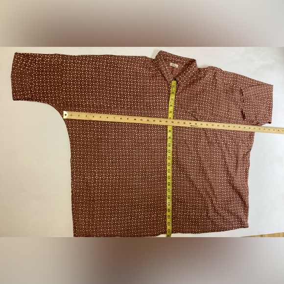 Maiwa block print cotton shirt red and white, large - Picture 5 of 5